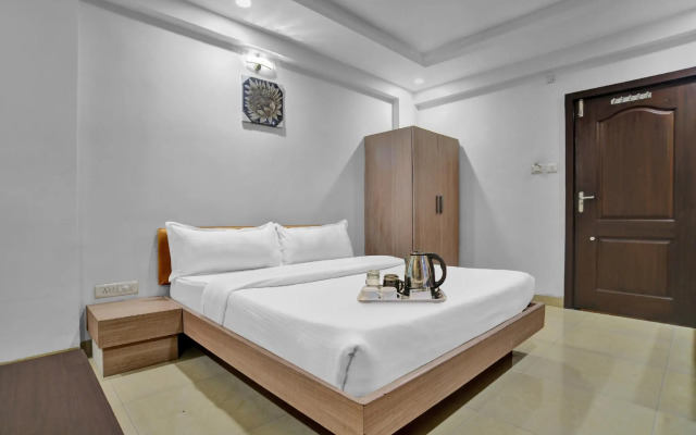 Oyo 3892 Hotel Divya Palace