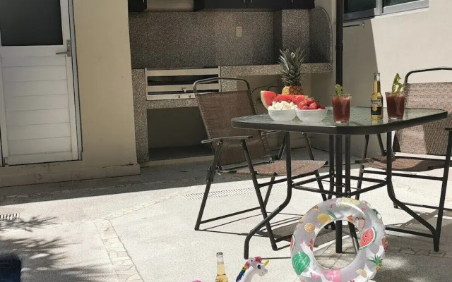 Apartments with Shared Pool and BBQ