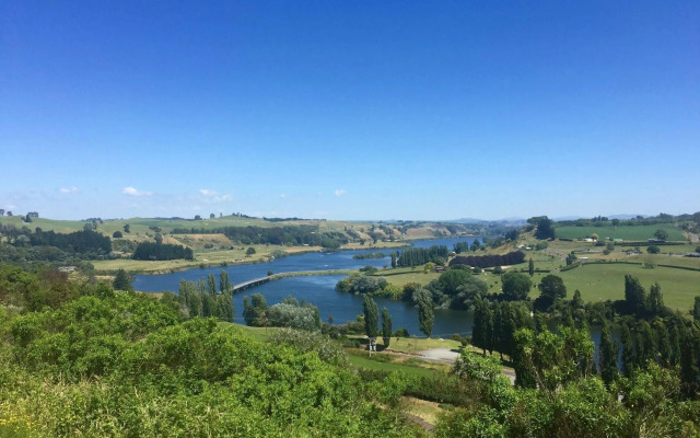Lake Karapiro Lodge