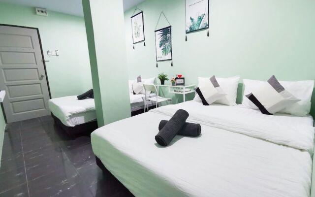 Gurney Coast House at Gurney Drive