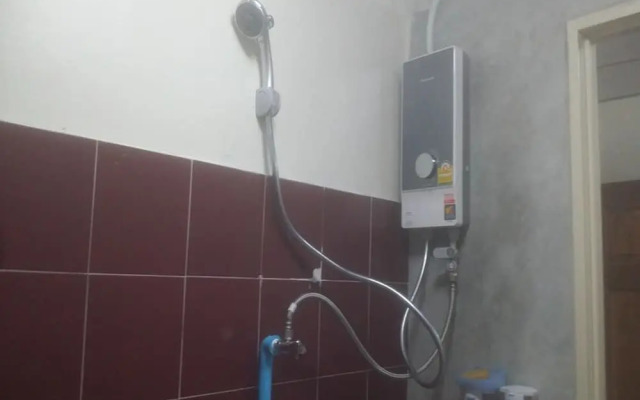 First Inn On Nut - Hostel