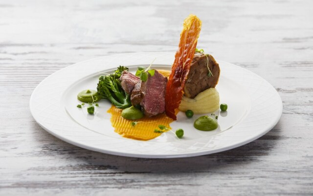 Shaw Hill Hotel Golf And Country Club