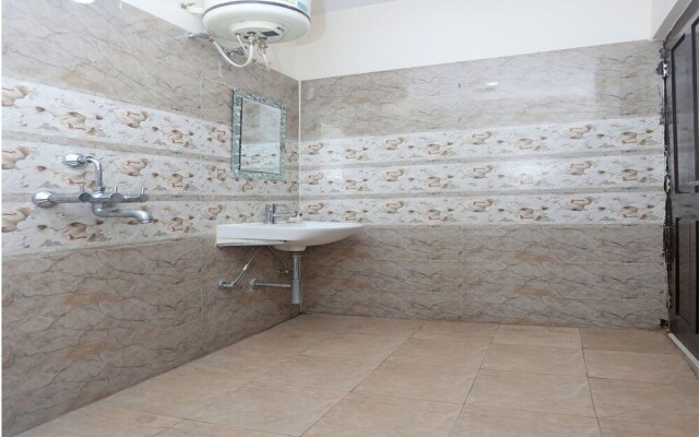 OYO 9565 Hotel New Shiv Murti