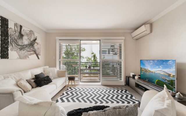 Walk to Coogee Beach Apartment Retreat