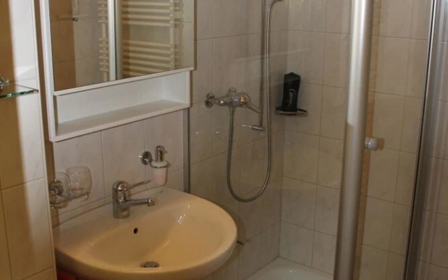 Rott li OG Lenk in Lenk