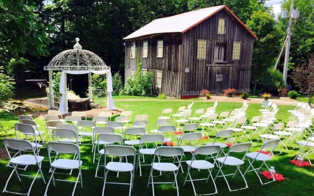 The Falls Inn Walters Falls - An Ontarios Finest I