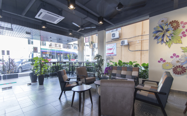 OYO 417 Raintree Boutique Hotel