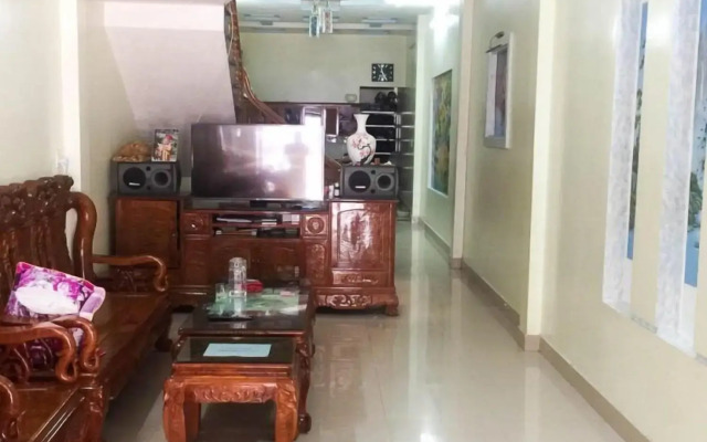 Hang Thuong Hostel