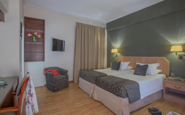 Double room (full double bed)