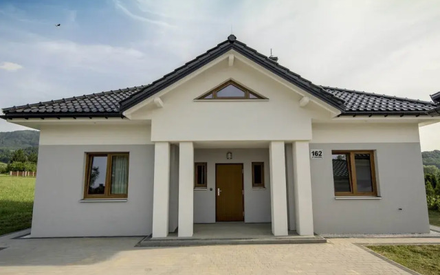 Spacious Villa in Cisownica With Terrace