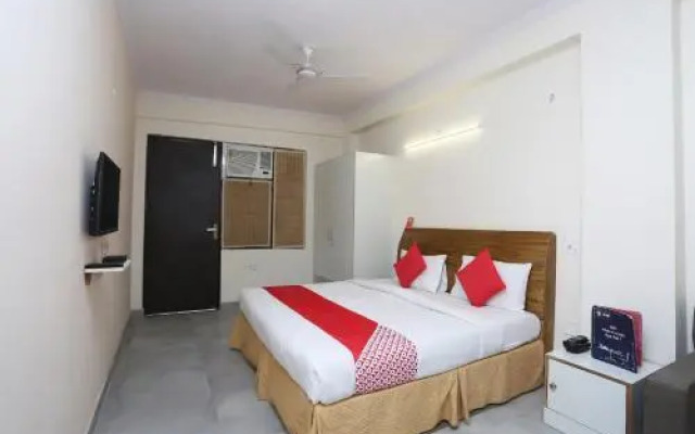Hotel Dev Palace by OYO Rooms