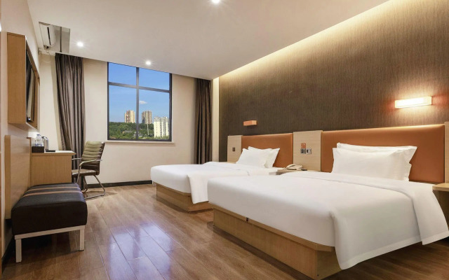 7 Days Premium Wuhan Caidian Square Branch