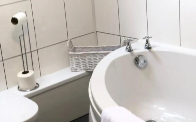 Pine Lodge Hotel & Restaurant Mansfield