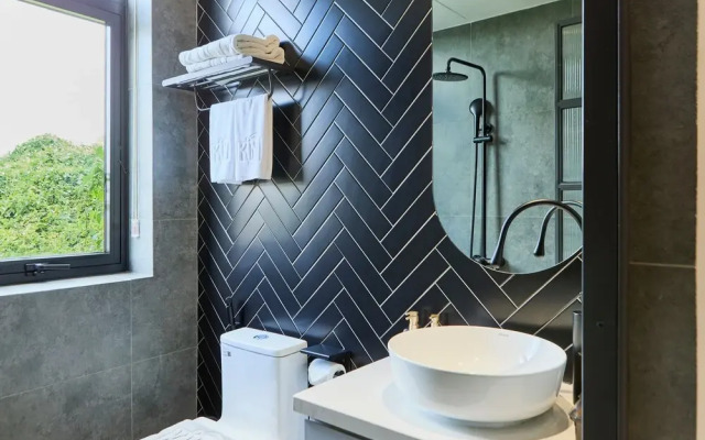 Kin Wander Trung Son