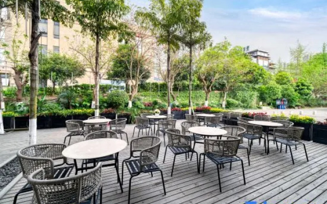 Starway Hotel (Chengdu Longquan Economic Port)