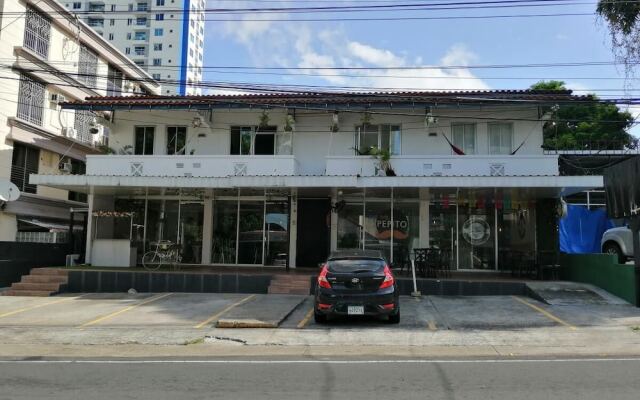 Edens Garden Hostal
