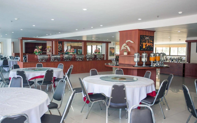 R-Con Wong Amat Suite