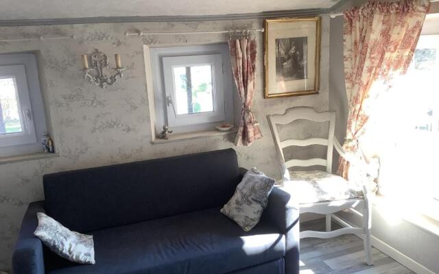 le lutin sur le toit