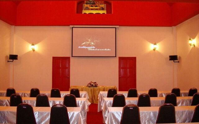 Aunruen Residence & Restaurant