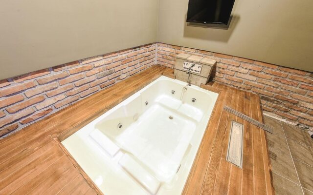 Nabi Hotel