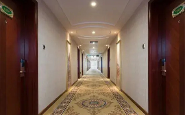 Vienna International Hotel (Tongliao Kerqin)