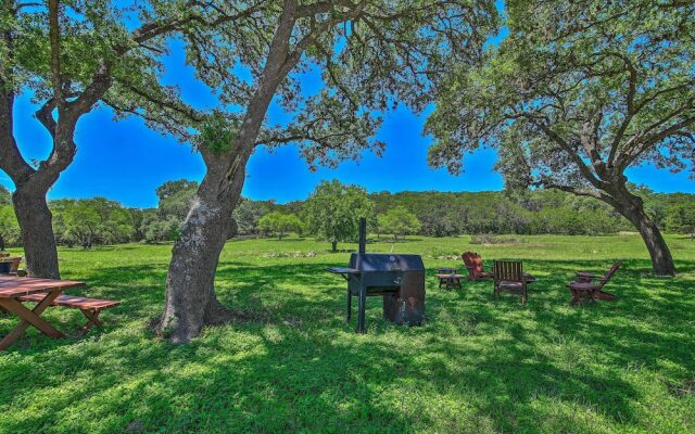 Countryside Cottage: 17 Mi to Downtown San Antonio