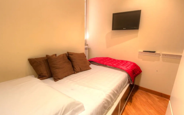 Spanish Steps Hills Apartment