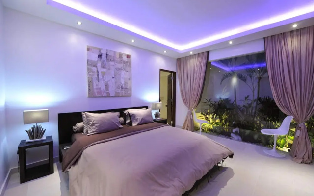 Elegant Private Villa, 3 BR, Seminyak With Staff