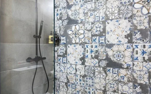 Elvis 2-Bedroom Apartment in Athens