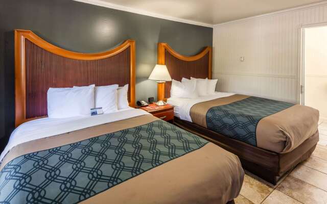 Econo Lodge Inn & Suites Heavenly Village Area