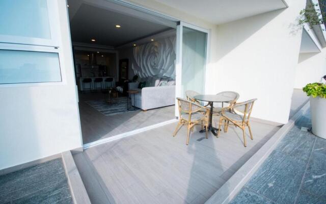 Real View Towers E105 by Casago