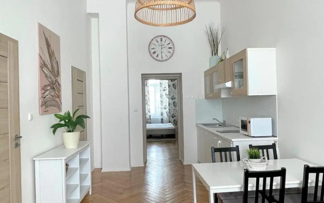 Gallys Apartments