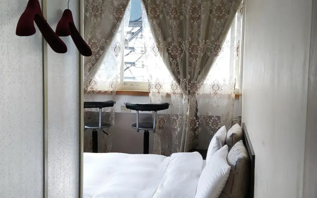 Sunday Inn