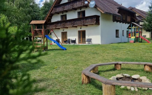 Pension/Apartments Kúria na Táloch