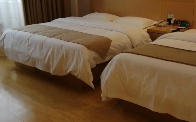GreenTree Inn (Shanxian Huxi South Road store)