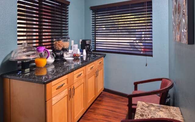 Americas Best Value Inn & Suites Clearlake Wine Country