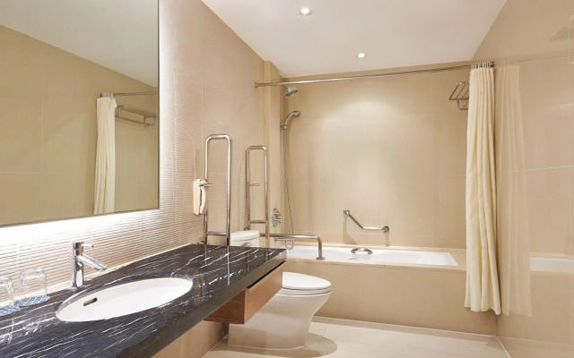 Four Points by Sheraton Shanghai, Daning
