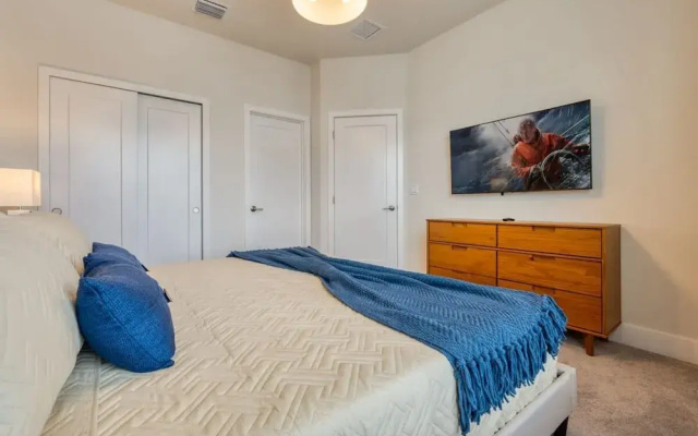 Modern Luxury Retreat-pool Mickey Harry Potter Bedrooms