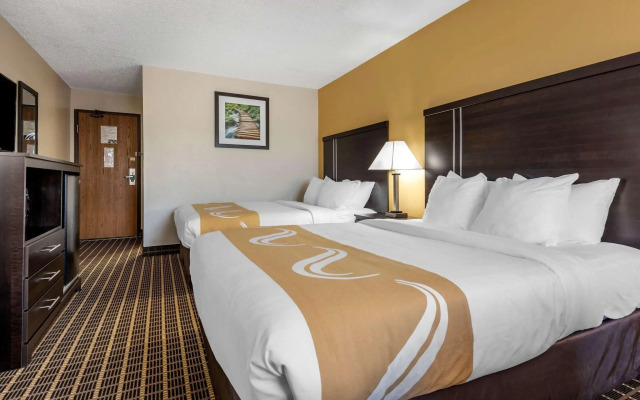 Quality Inn & Suites Warren