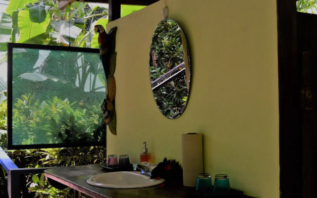 The Lookout Inn Lodge