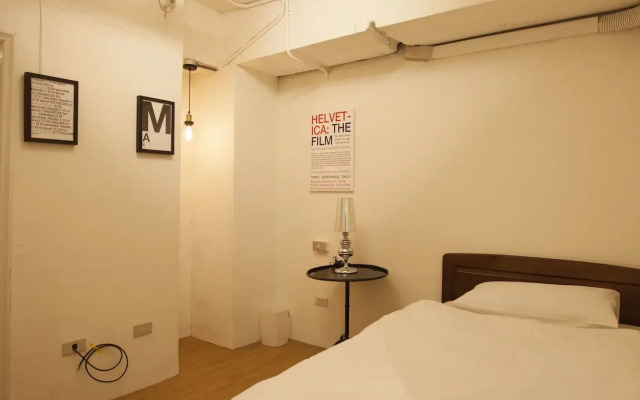 Mr Lobster's Secret Den Design Hostel