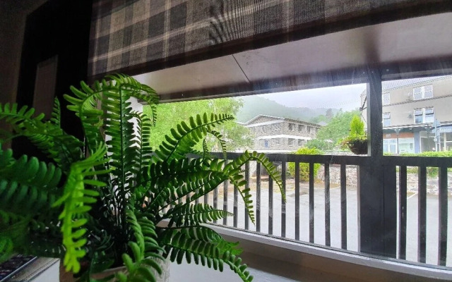 Fairy Falls Hotel