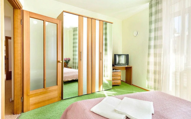 Apartment Etazhydaily Malysheva 4B