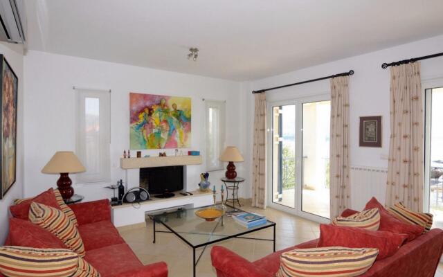 Villa in Finikounda With sea Beach