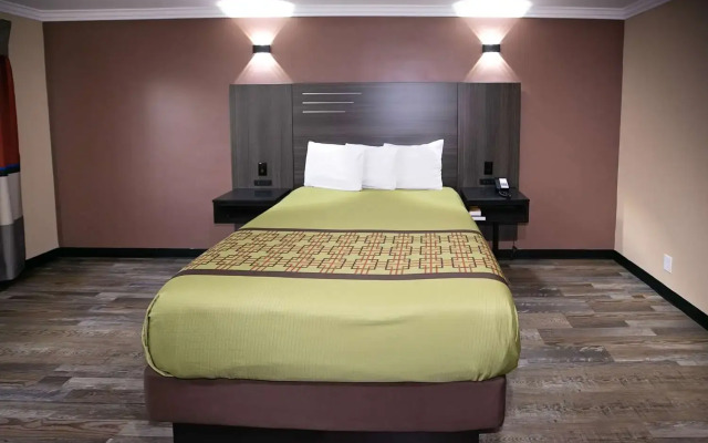 Rodeway Inn & Suites