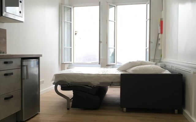 Lyon Historic Town Apartment