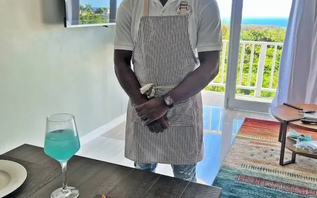 Charming Sea View Town House Chef Driver Optional