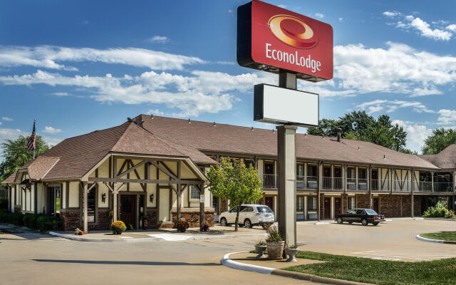 Econo Lodge University