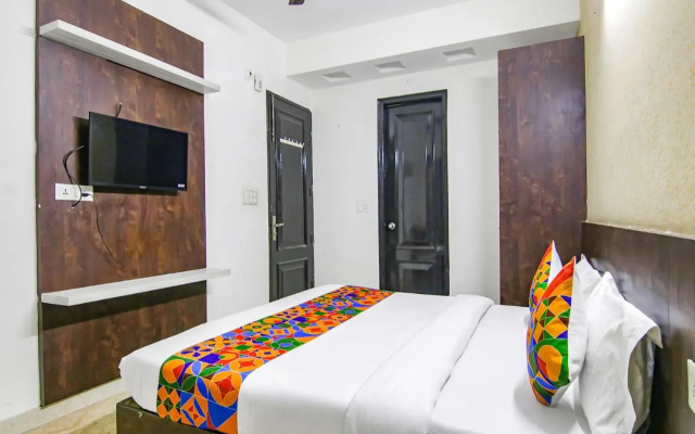 FabHotel Nirvana - 600m from CK Birla Hospital Gurgaon