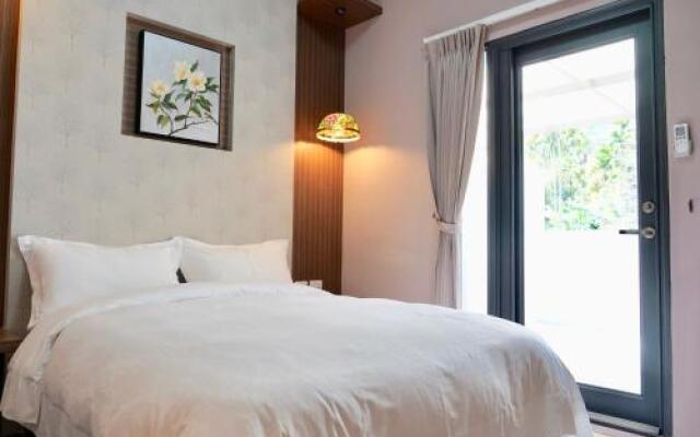 Mtny Hotel
